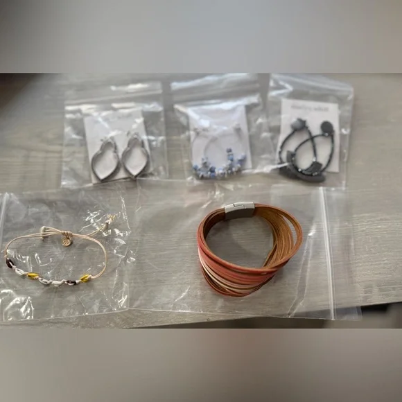 NWT/NWOT Marlyn Schiff Earrings and Bracelet Bundle - Picture 2 of 12